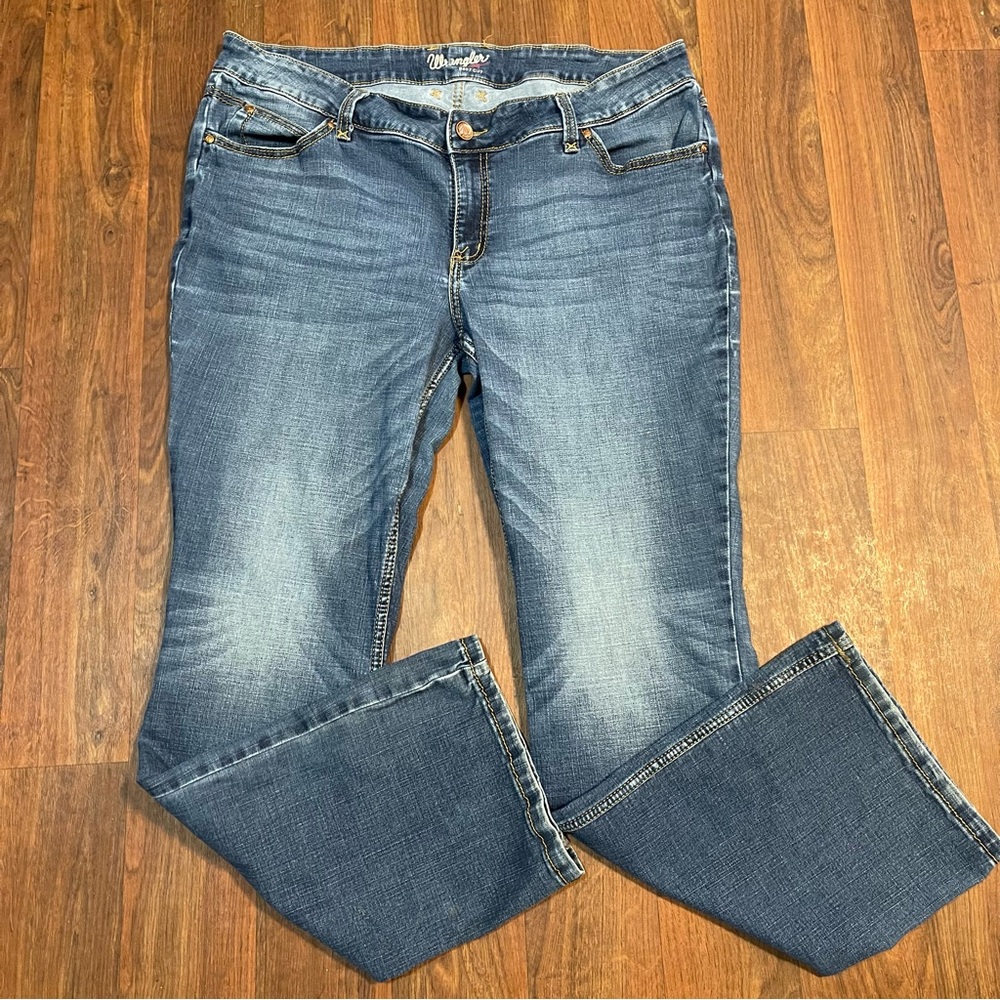 Wrangler Women's Boot Cut Jeans - Blue